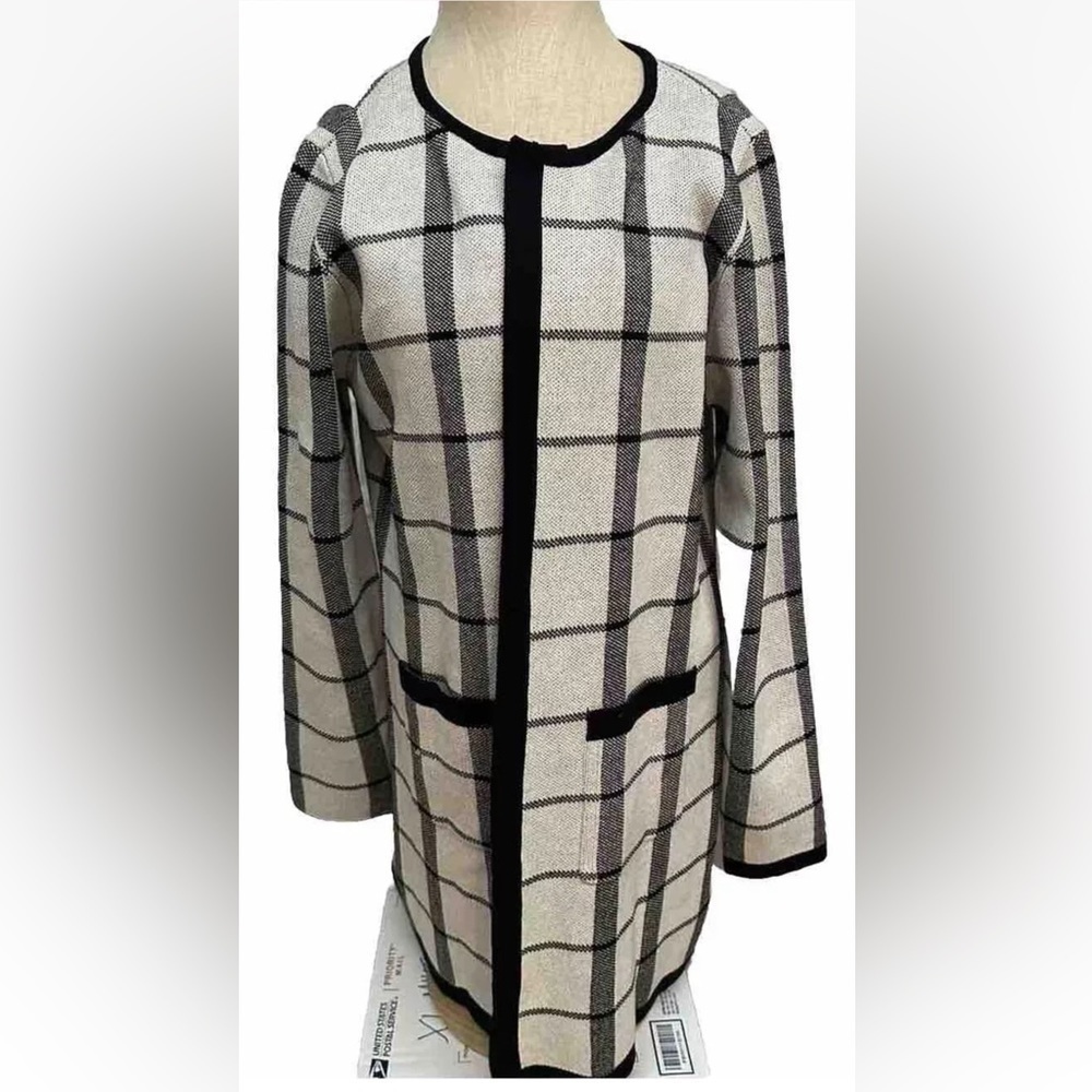 Elle Flyaway Black And White Open Cardigan Sparkly Size M NEW With Tags